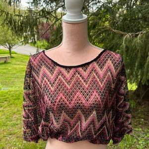 Zig Zag style knit stretchy crotchet crop top.